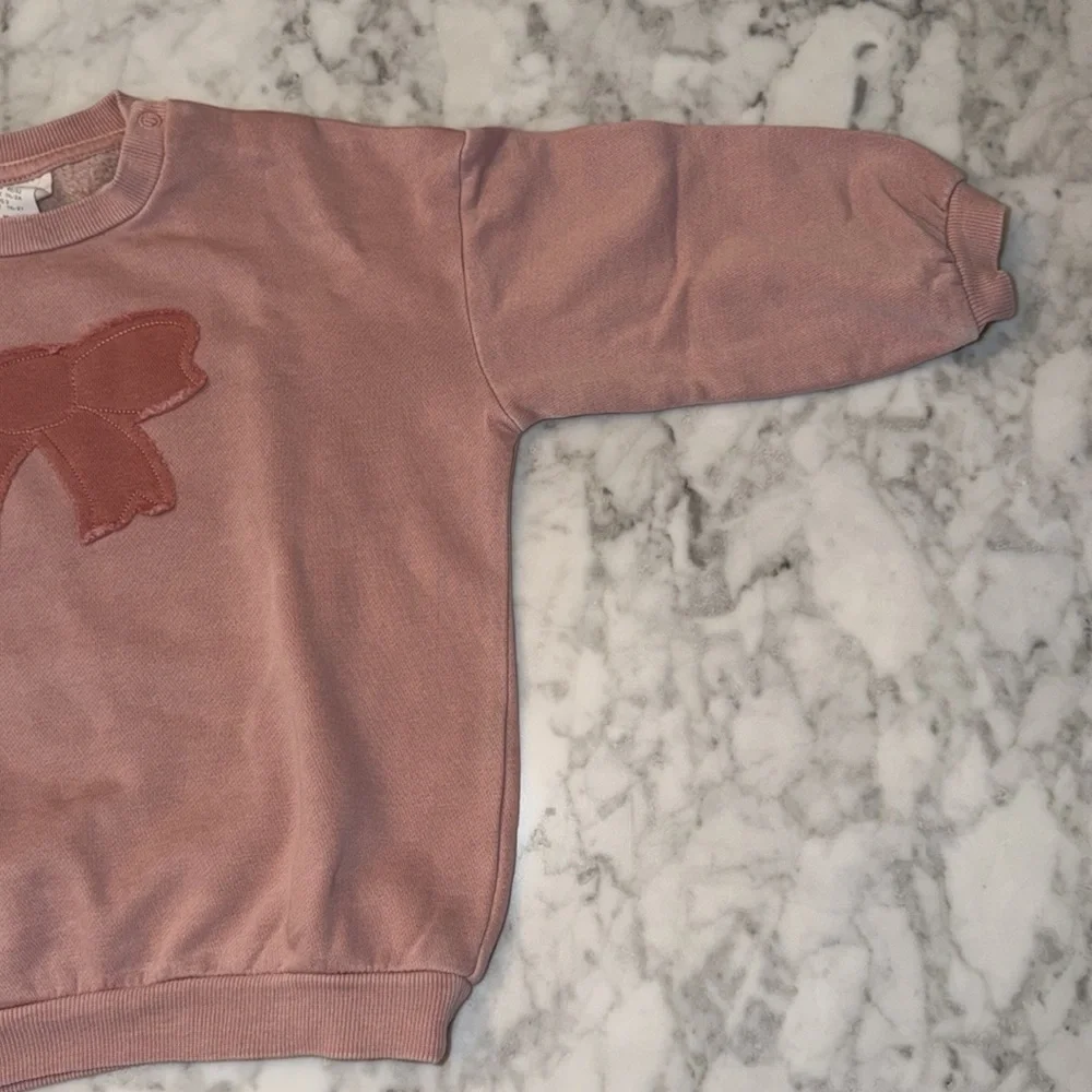H&M adorable sweatshirts